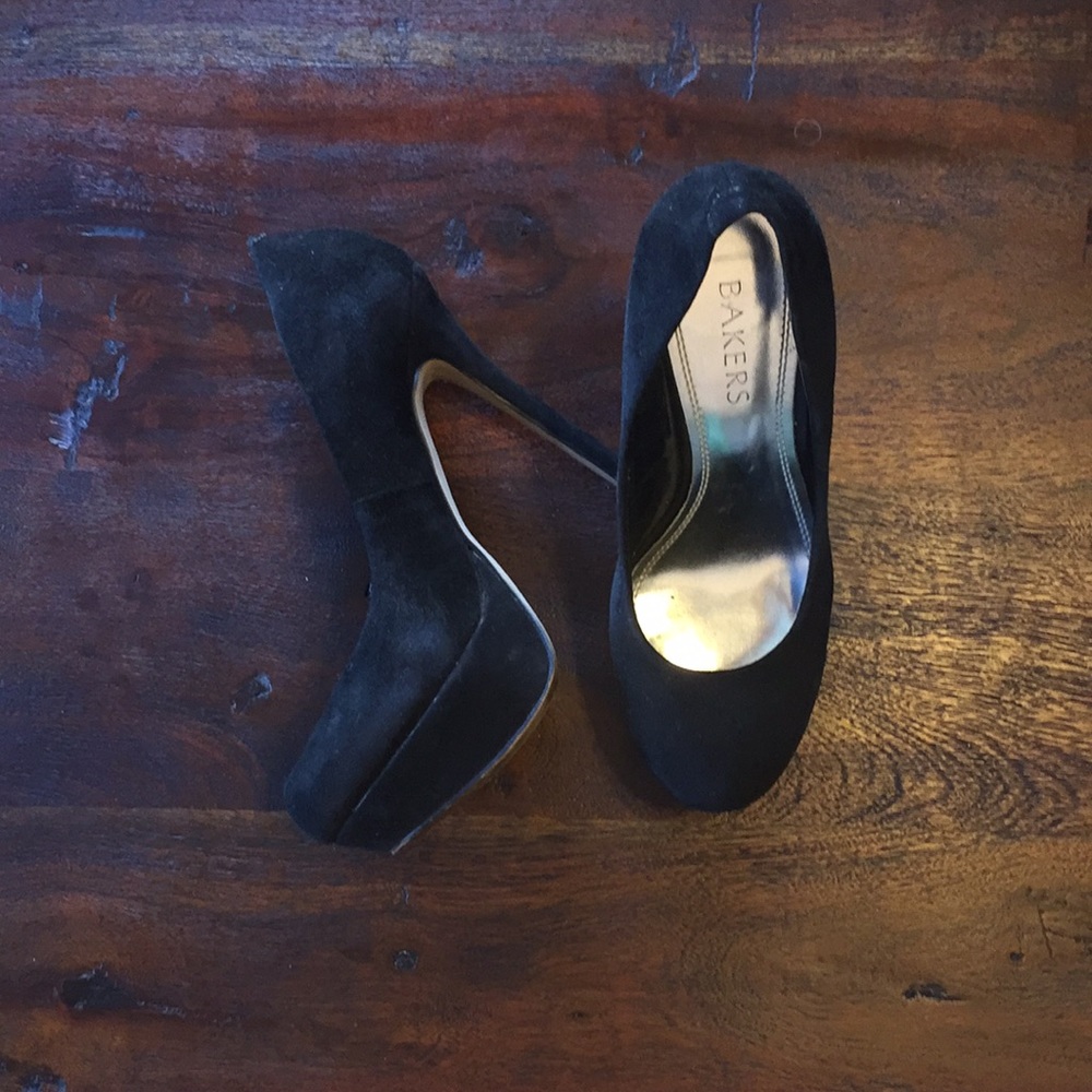 Bakers Black Suede Pumps